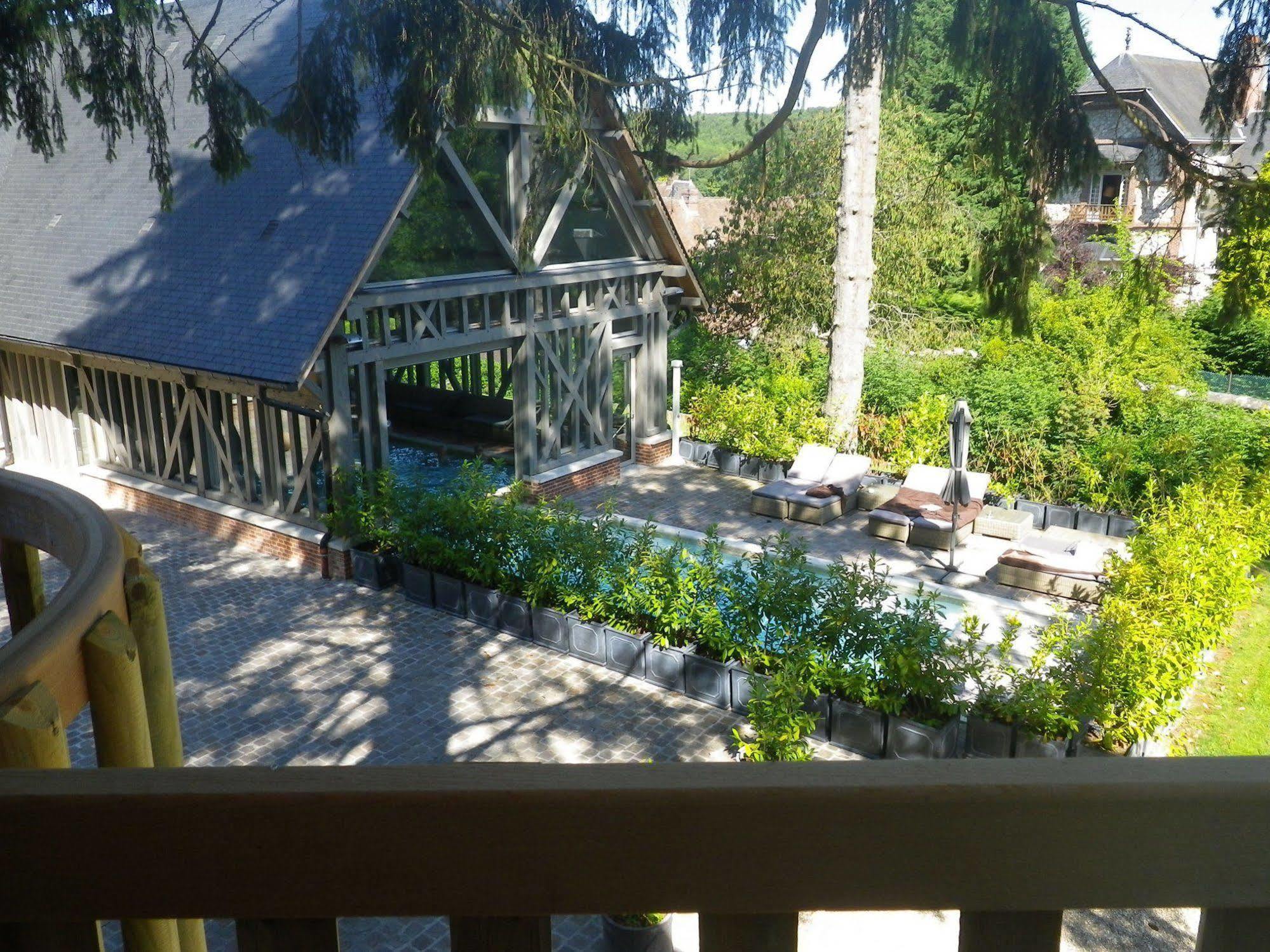 Hotel La Licorne & Spa Lyons-la-Forêt Εξωτερικό φωτογραφία